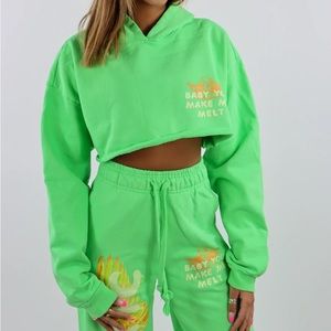 Boys Lie sweatsuit brand new, never worn. Top is OSO and bottoms are a Medium